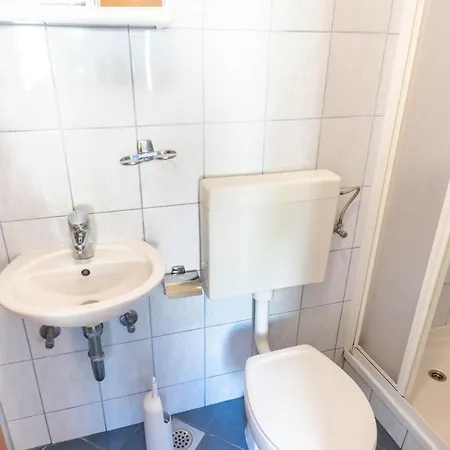 Gostinjska kuća Double 547g 3*